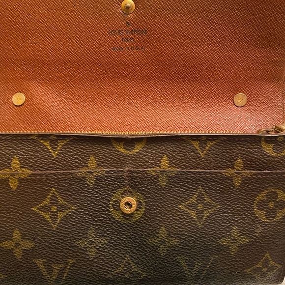 Louis Vuitton wallet crossbody - Picture 10 of 12